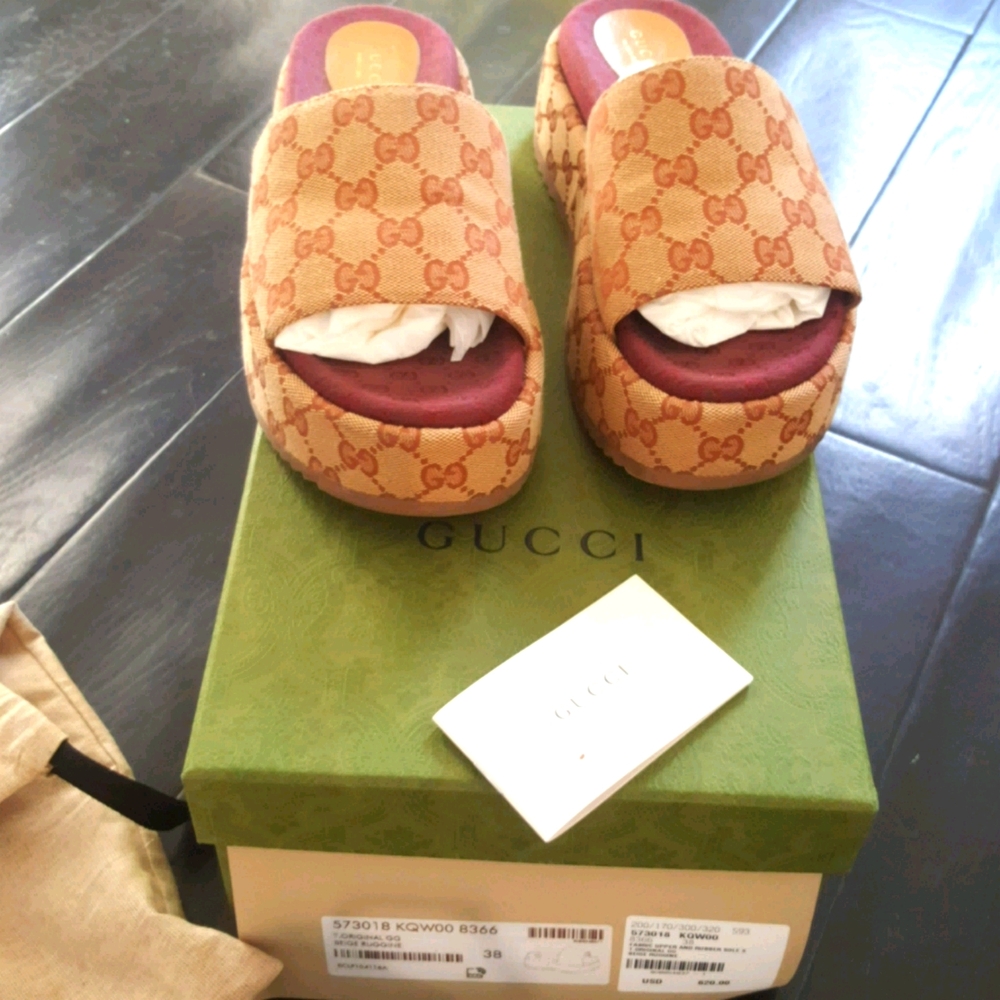 Gucci sandles